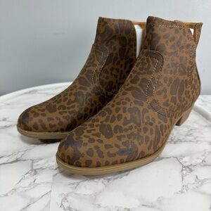 Sugar Women’s Ankle Boots sz 10 Animal Print Booties NEW #K211